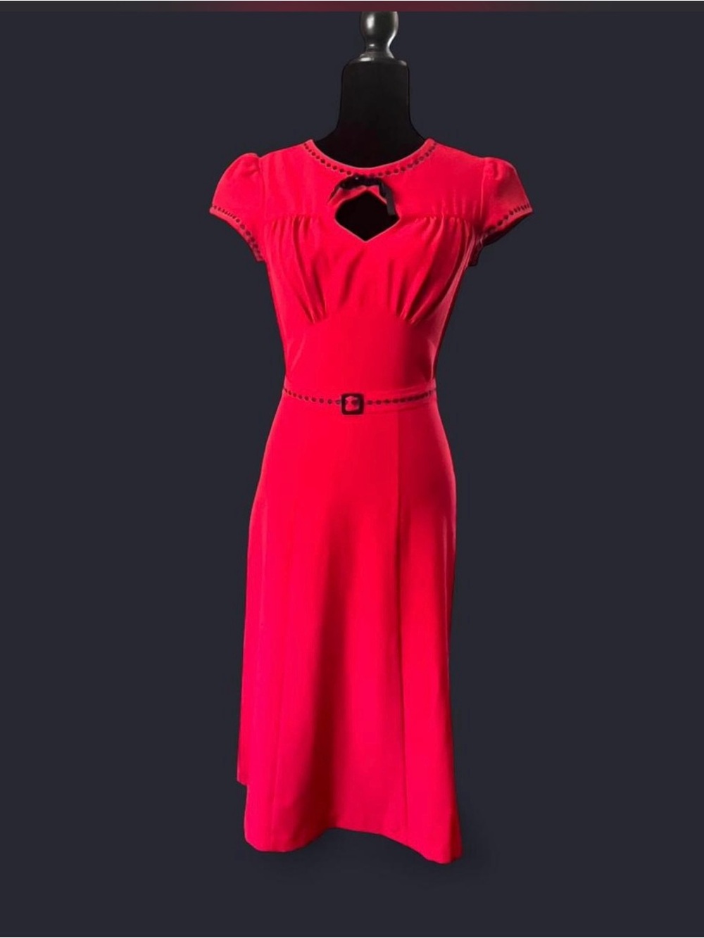 Stop Staring Vibrant Red Midi Dress with Keyhole and Decorative Belt